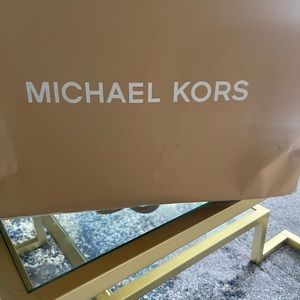 BRAND NEW Michael Kors Leather Purse